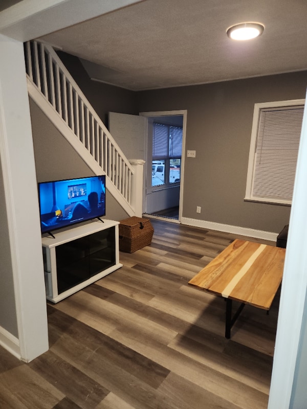 Building Photo - 1404 Monroe Ave