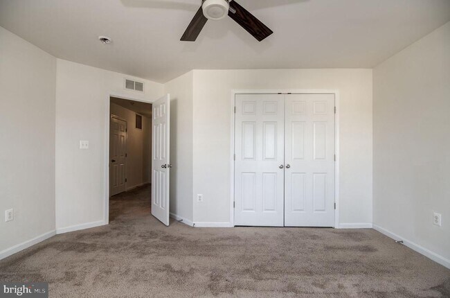 Building Photo - 3401 Eagle Ridge Dr