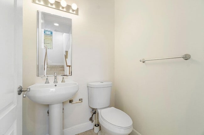 Building Photo - 811 S Federal Hwy