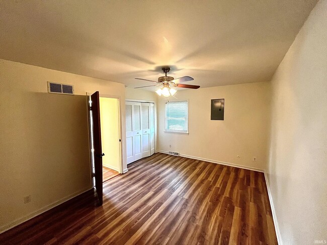 Building Photo - 4933 Richmond Dr