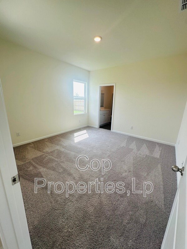 Building Photo - 10136 Peppercorn Pl