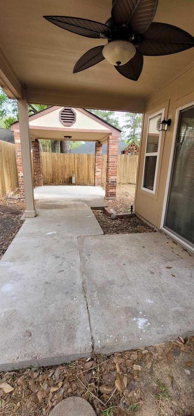 Building Photo - 9614 Charter Ridge Dr