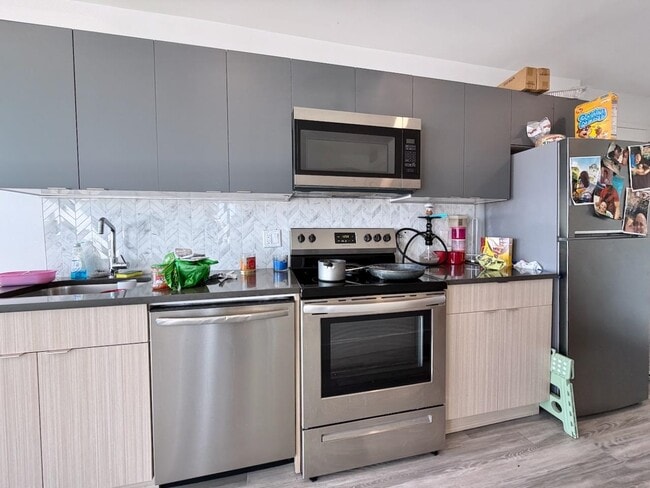 Building Photo - 327 Communipaw Ave