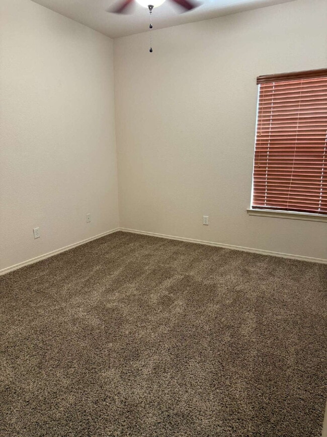 Building Photo - 3737 Tierra Campa Dr