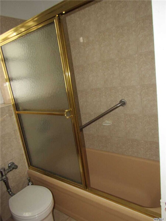 Building Photo - 111-45 76th Dr