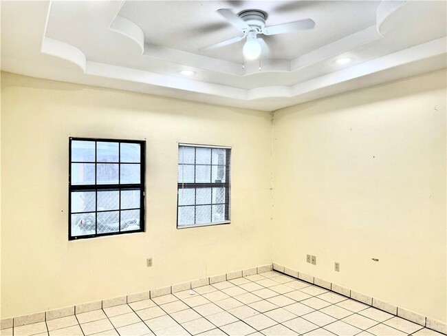 Building Photo - 6804 S Naranja Ln