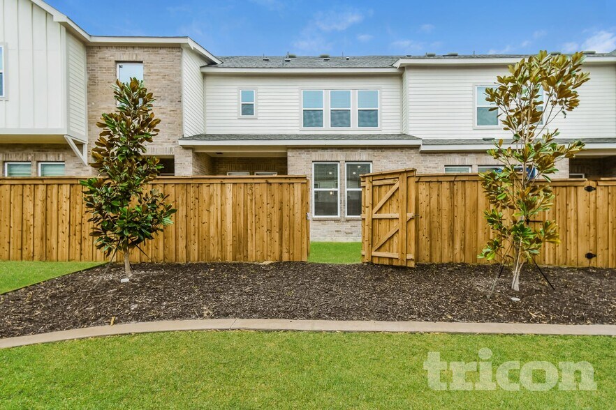 Building Photo - 3036 Songbird Ln