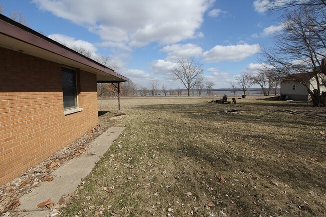 Building Photo - 1618 E Hendryx Pl