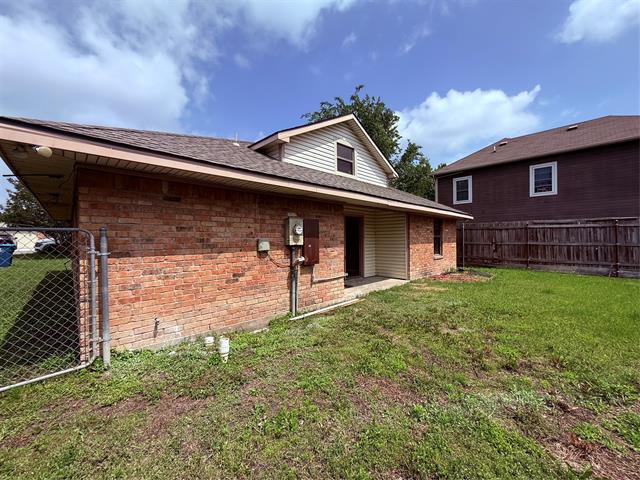 Building Photo - 609 Trout St
