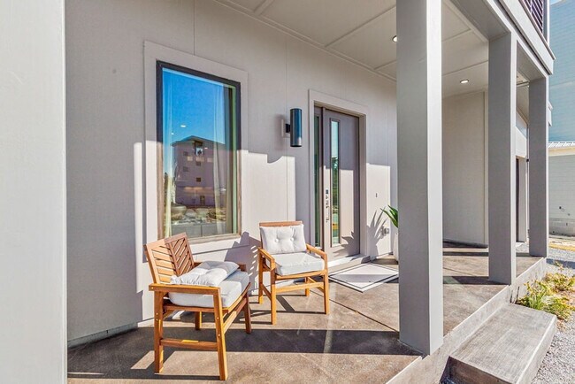 Building Photo - 24 Annabella St