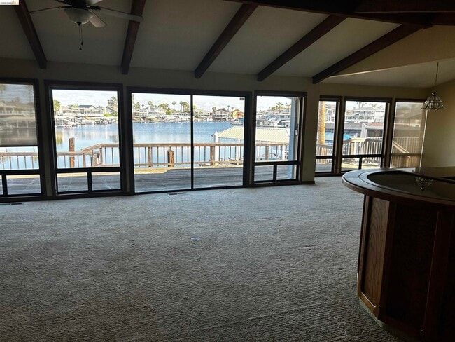 Building Photo - 5593 Drakes Dr