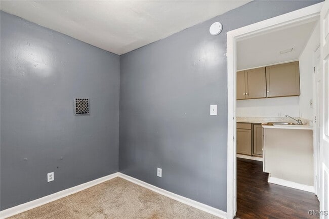 Building Photo - 811 1st N St