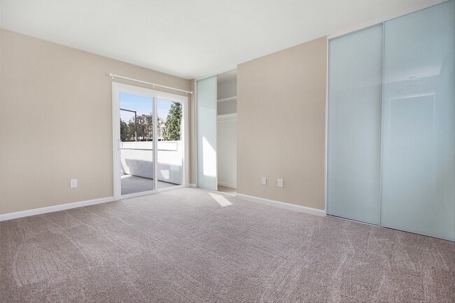 Building Photo - Renovated Townhome | Amazing South Coast Metro Costa Mesa Location