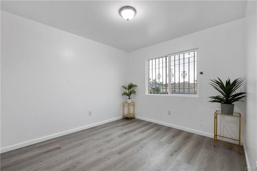 Building Photo - 527 W 119th St