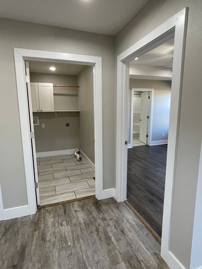 Building Photo - Built in 2020! 3 Bed 2 Bath w/ FENCE and UF Walk Out Basement