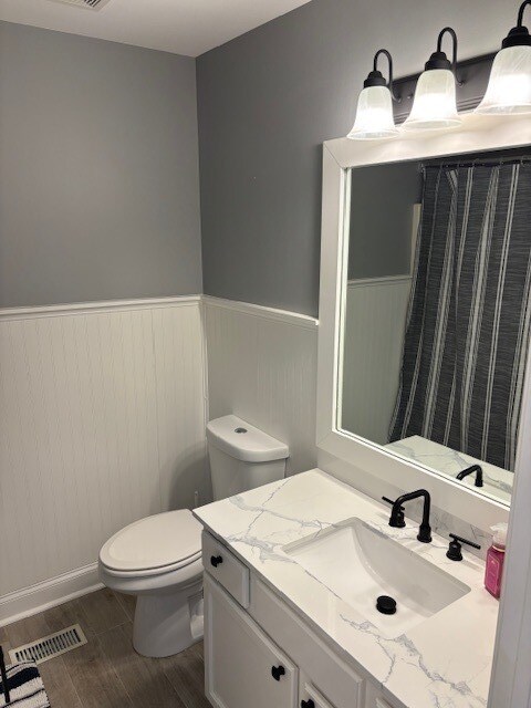 Building Photo - 5S530 Paxton Dr