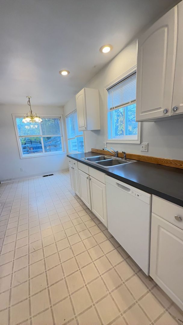 Building Photo - 1810 Jefferson Ave