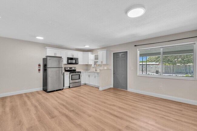 Building Photo - 800 Moffett St