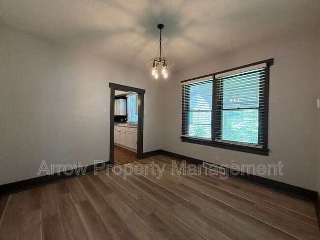 Building Photo - 845 S 29th St