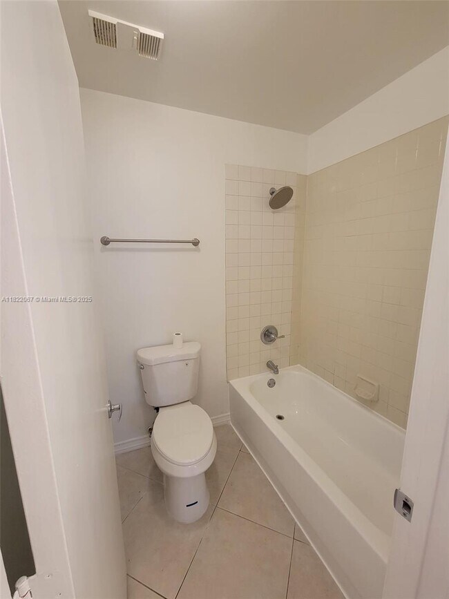 Building Photo - 5641 Riverside Dr