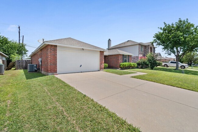 Building Photo - 2140 Hacienda Ct