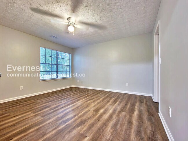 Building Photo - 944 Shiloh Ridge Run NW