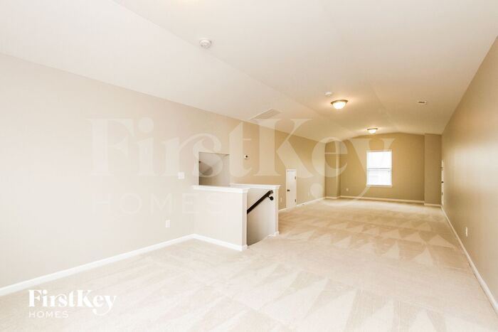 Building Photo - 136 Avalon Reserve Dr