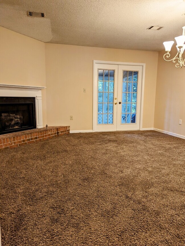 Building Photo - Two Bedroom Townhome For Rent in Norcross