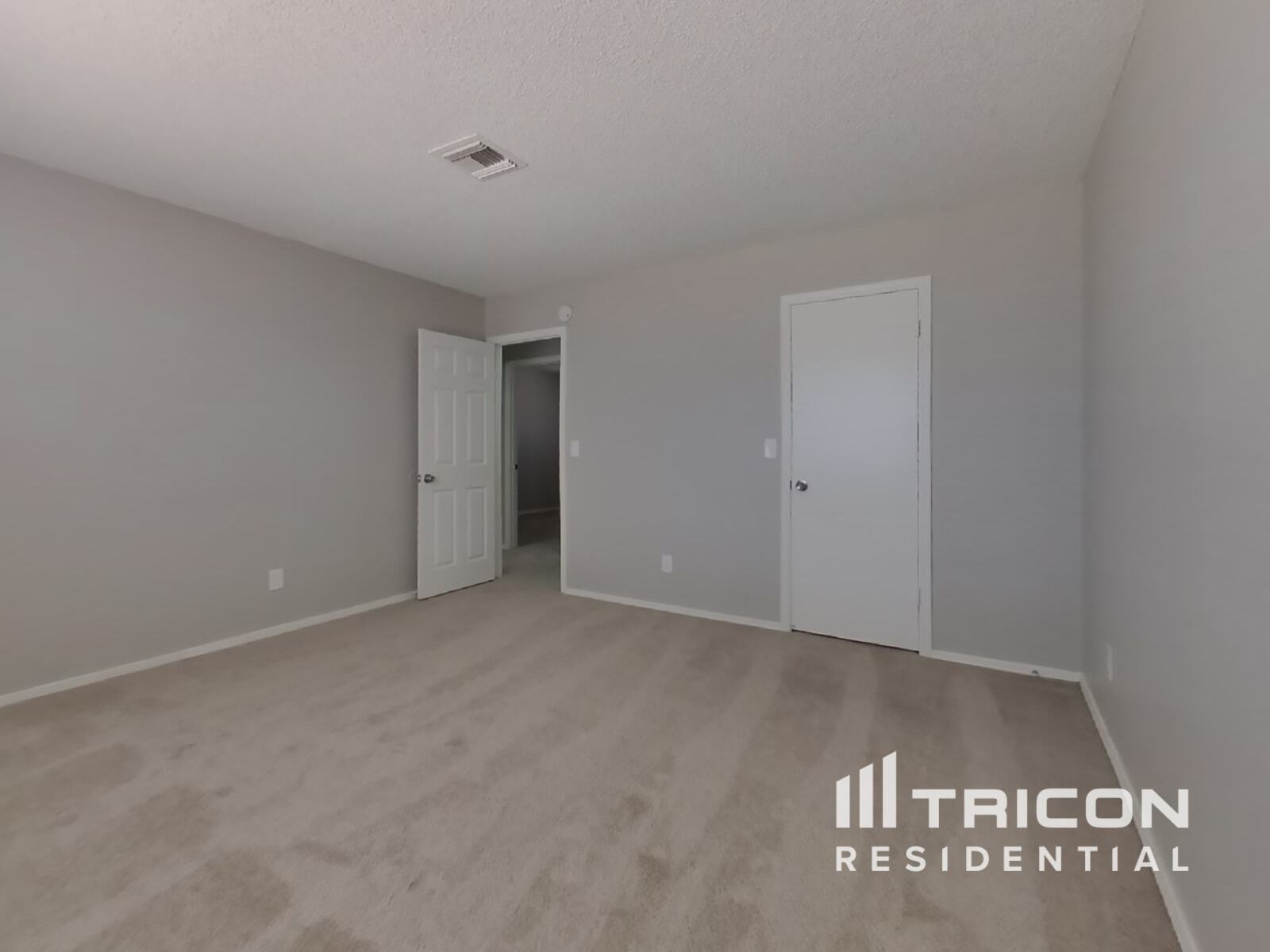Building Photo - 8931 W Cinnabar Ave