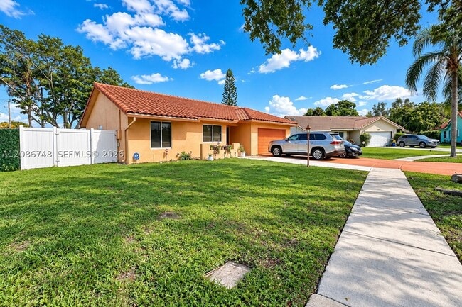 Building Photo - 21034 Chinaberry Dr