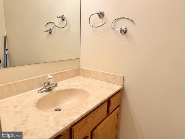 Building Photo - 105 Staunton Ct