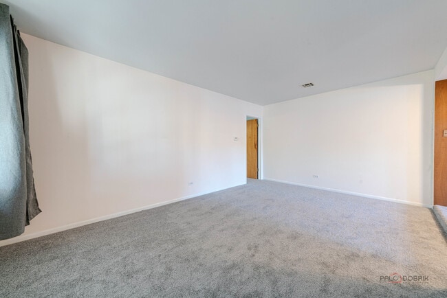 Building Photo - 443 N Main St