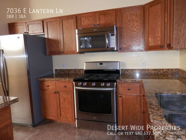 Building Photo - 7036 E Lantern Lane East