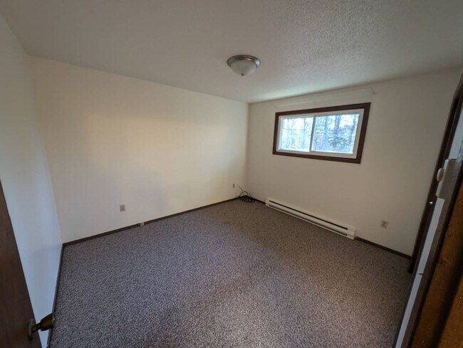 Building Photo - 877 Loon Lake Rd