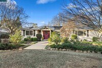 Building Photo - 10 Jolie Ln