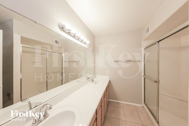 Building Photo - 10402 N 64th Ave