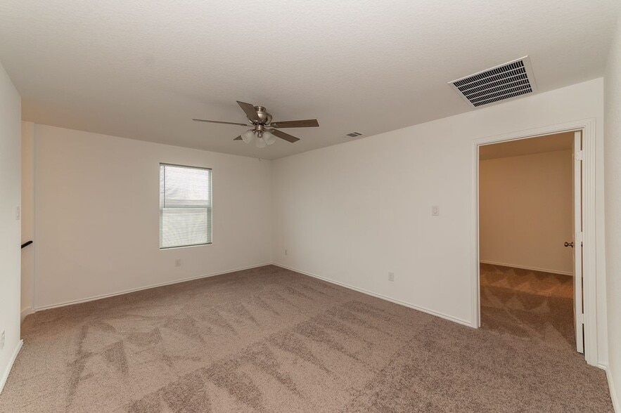 Building Photo - 14010 Wool Pk