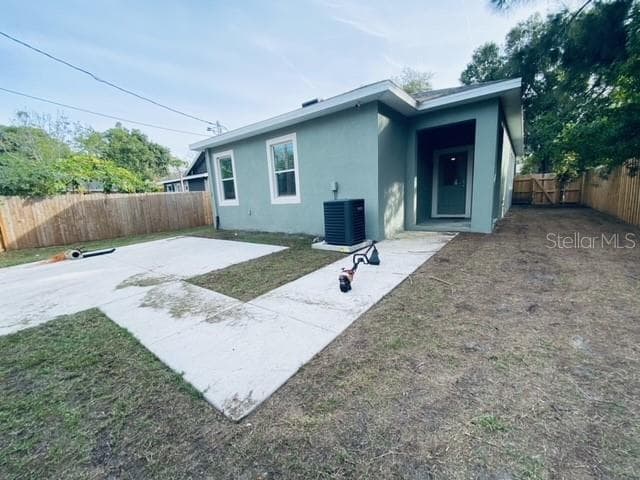 Building Photo - 1325 James Ave S