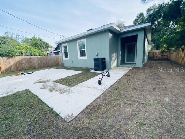 Building Photo - 1325 James Ave S