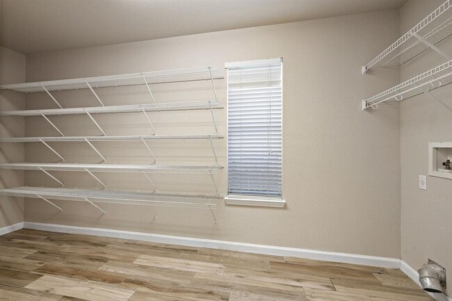 Building Photo - 3809 Tailfeather Dr