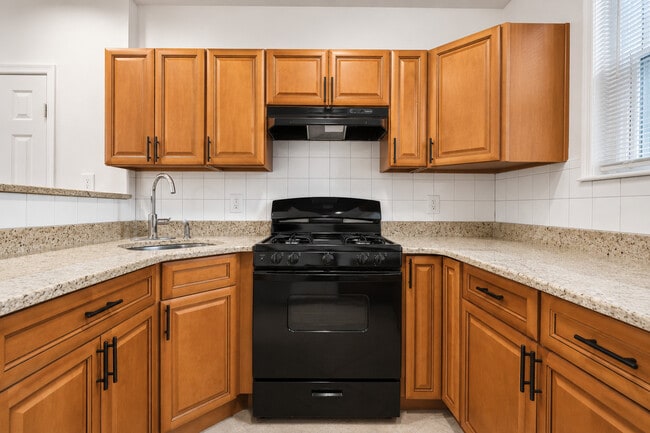 Building Photo - 45 N Lindenwood St