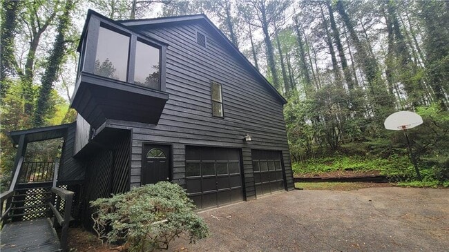 Building Photo - 4621 Kings Crossing Dr NE