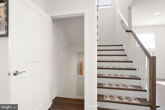 Building Photo - 1108 Coubertin Dr SE
