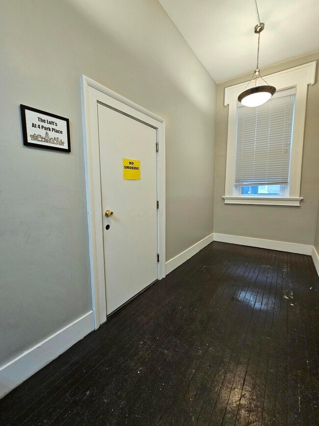 Building Photo - 4 N Park Pl