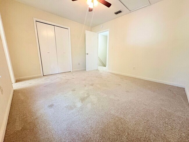 Building Photo - 1864 Sylvan Ct