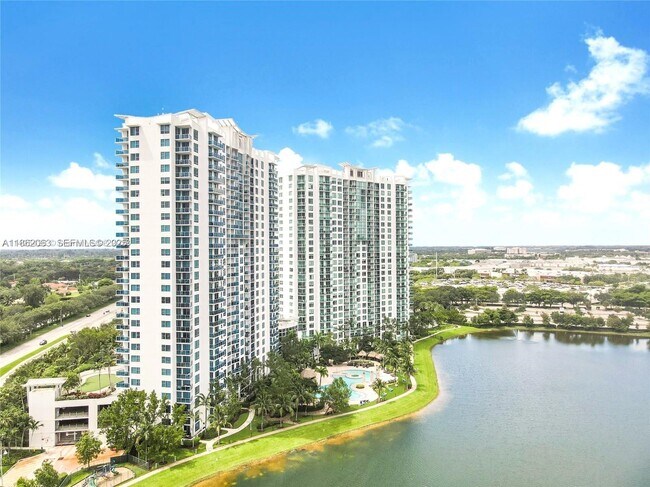 Building Photo - 2681 N Flamingo Rd