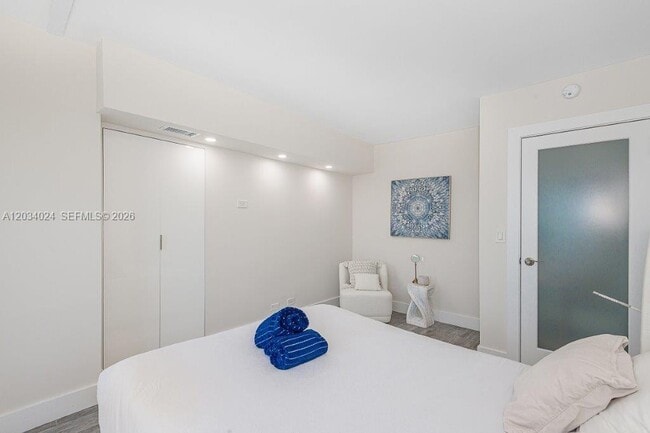Building Photo - 2301 Collins Ave