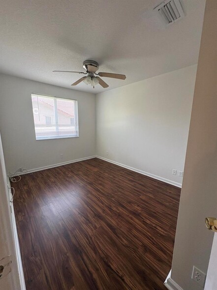 Building Photo - 3122 Coral Ridge Dr