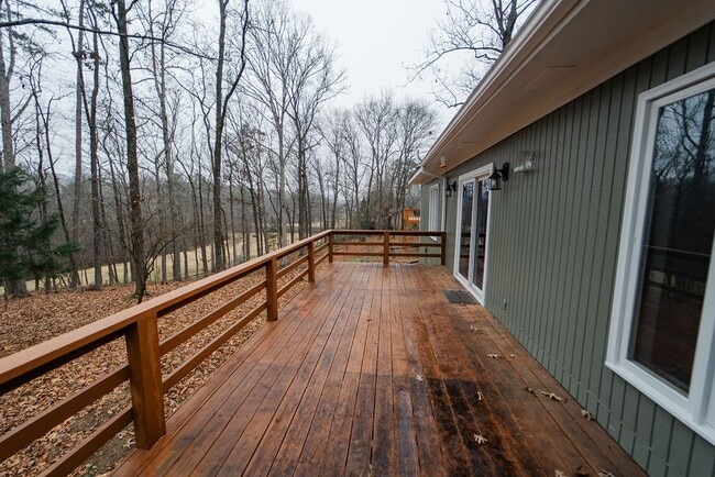 Building Photo - Beautiful Newly Remodeled Home on the Desoto Golf Course! A large landscaped lot with beautiful v...