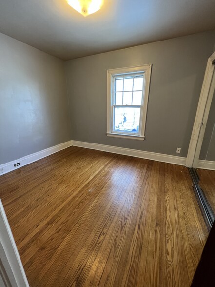 Building Photo - 284 Nassau Ave